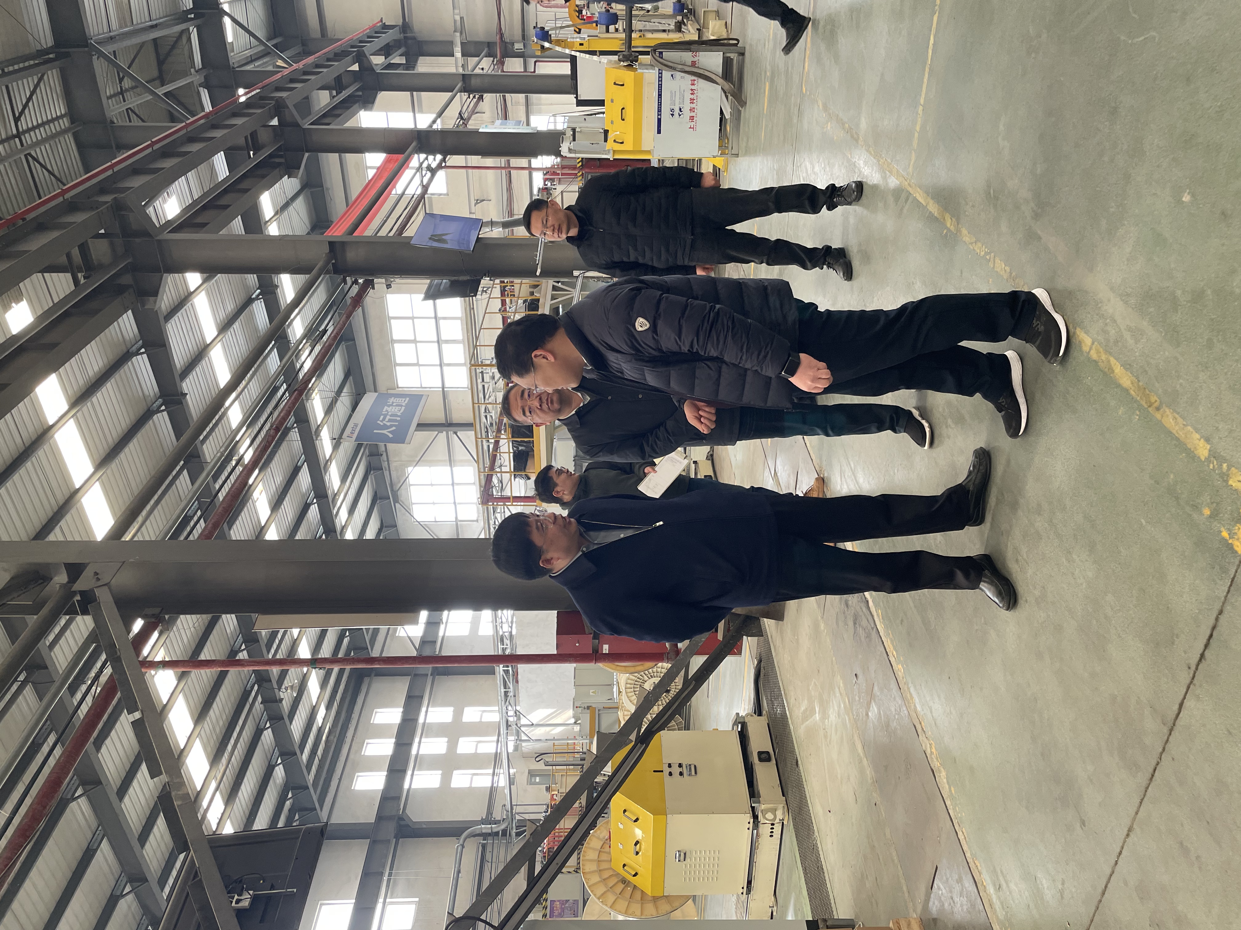 2�µ׵������г�һ������˾�ι۵���